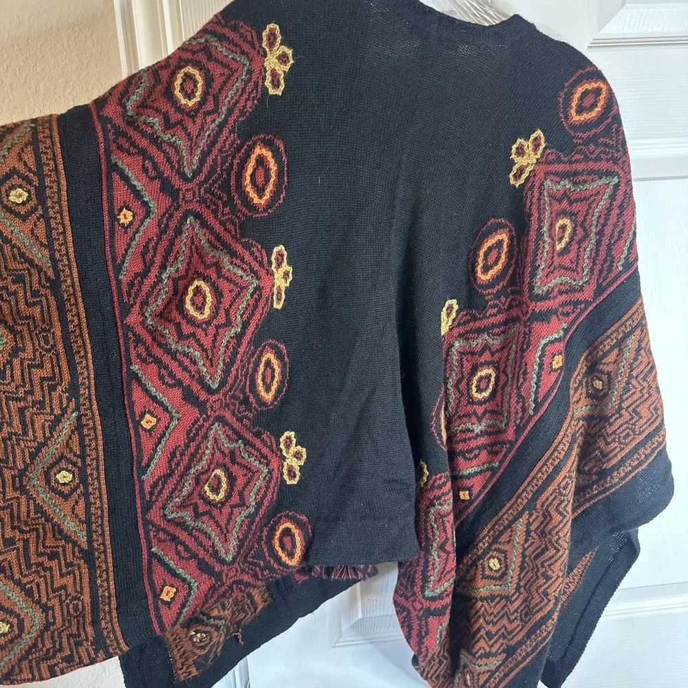 Lael Alpaca Poncho Tribal Boho Chic Design Tassels Peru Medium
